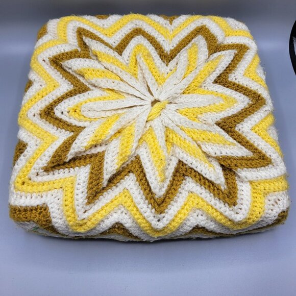 Vtg Crochet Square Granny Throw Pillow Yellow White Yarn Ruffled Handmade - Picture 4 of 11
